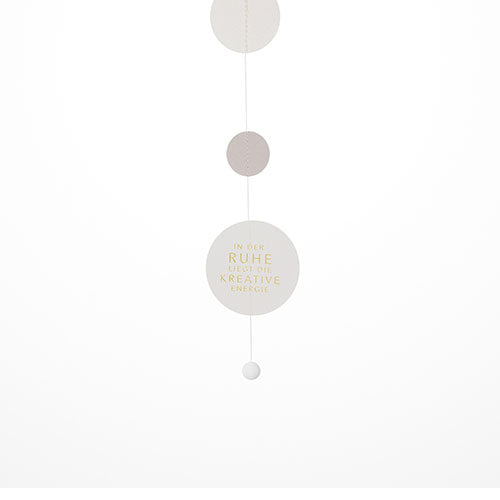 Detail: Spruch an Papierkette Buddha von Räder