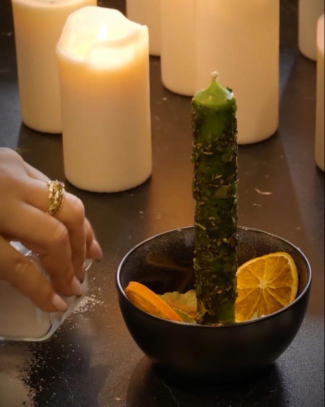 Vorbereitungen Ritual für Fülle & Wohlstand mit Ritualkerze GELD